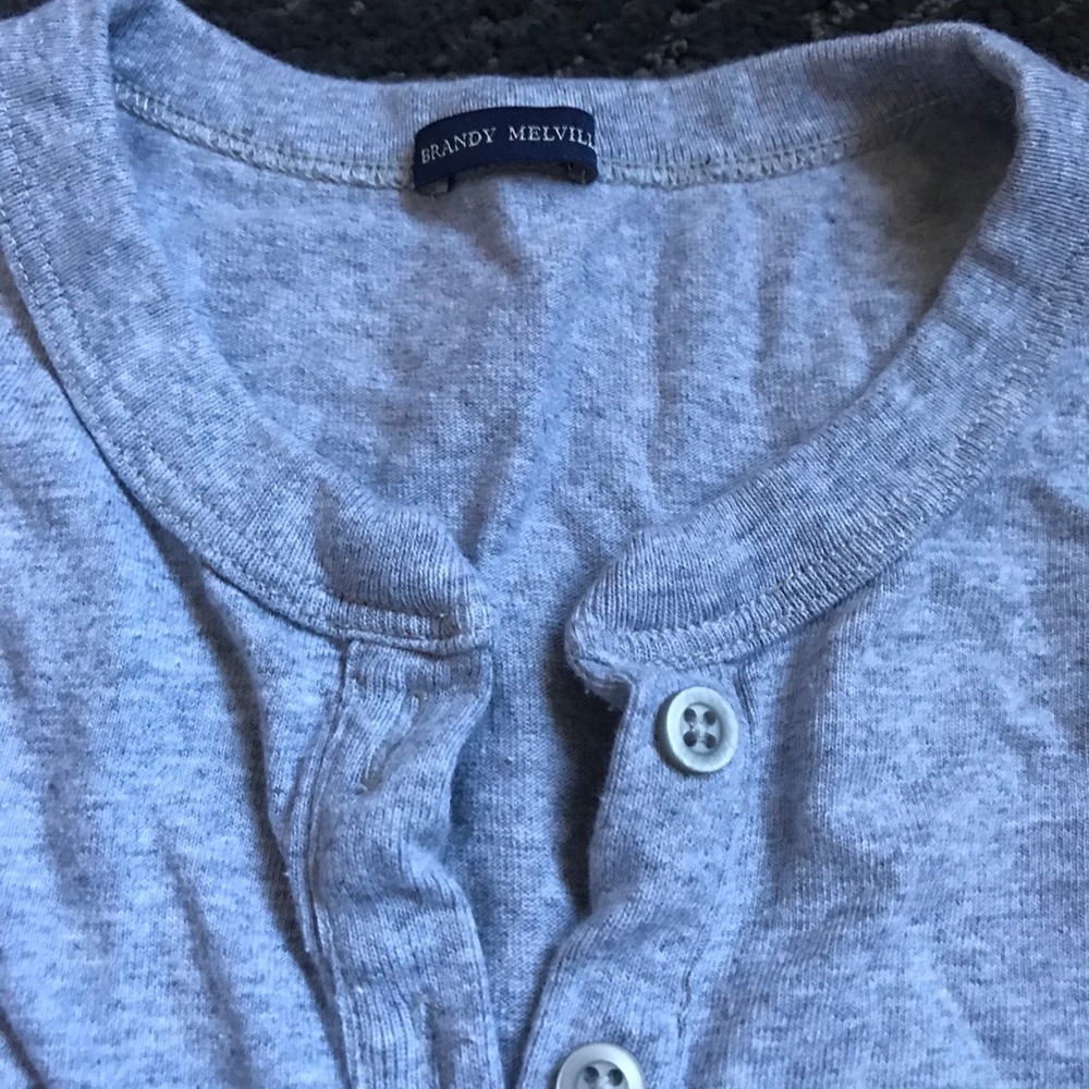 Brandy Melville slightly cropped T shirt